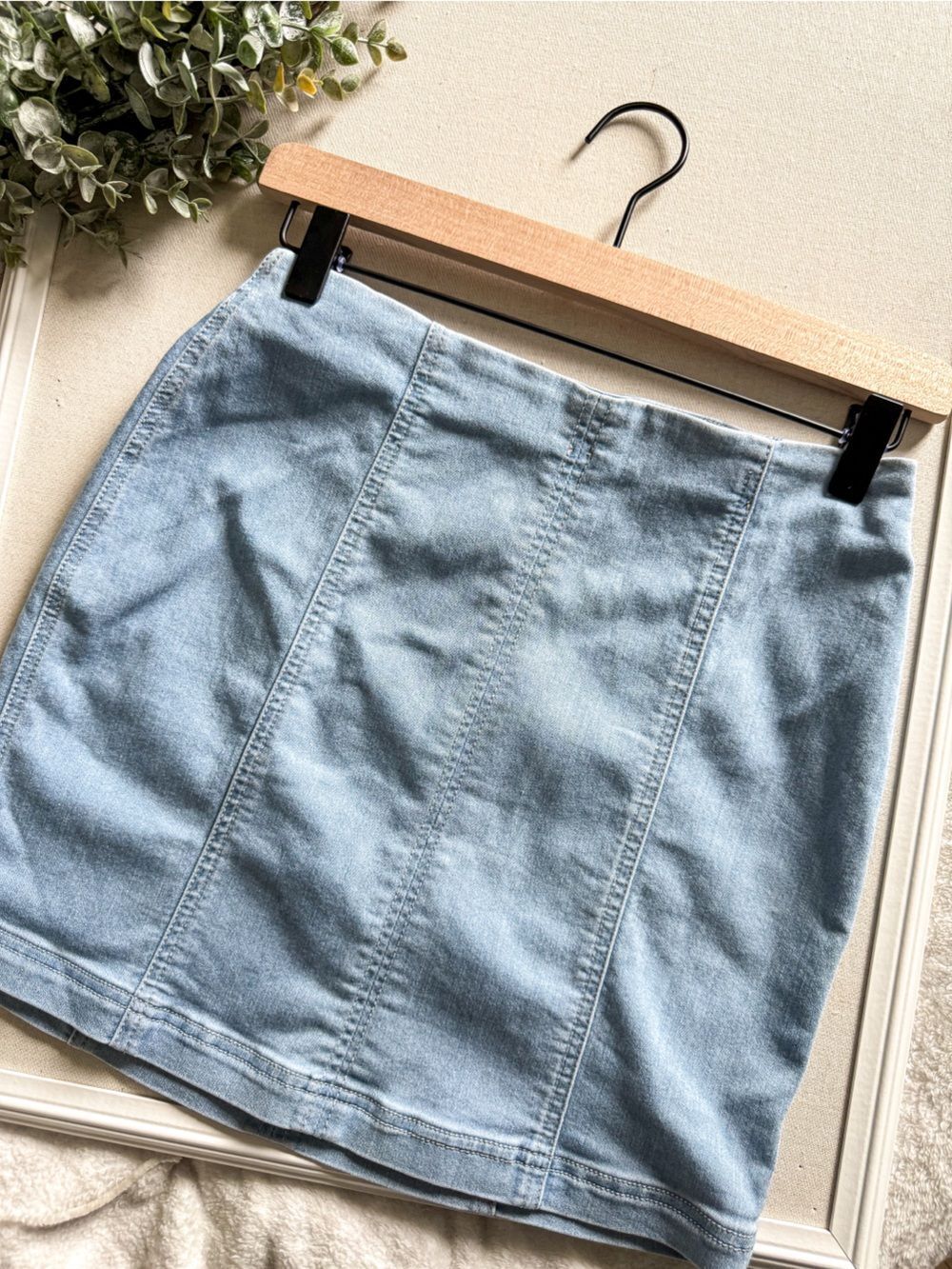 Sky and Sparrow Light Wash Denim Mini Skirt Size Medium